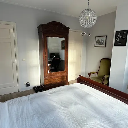 Luxury In Quiet Neighbourhood Near *