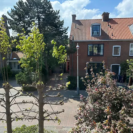 Luxury In Quiet Neighbourhood Near