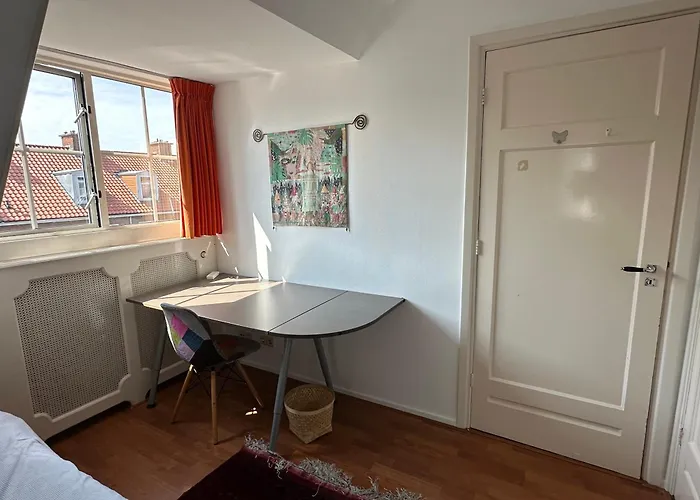 Luxury In Quiet Neighbourhood Near *