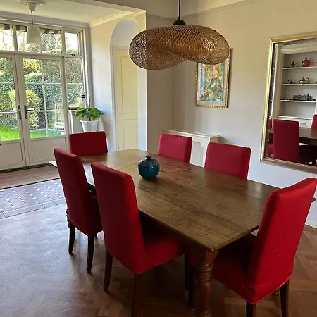 Luxury In Quiet Neighbourhood Near *