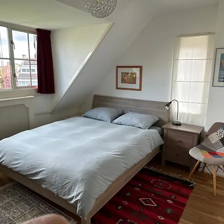 Luxury In Quiet Neighbourhood Near