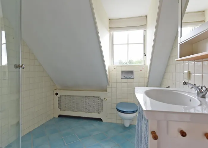 Guest house Luxury In Quiet Neighbourhood Near