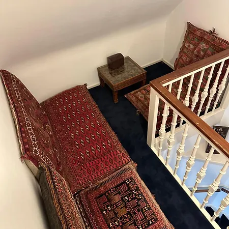 Luxury In Quiet Neighbourhood Near Panzió