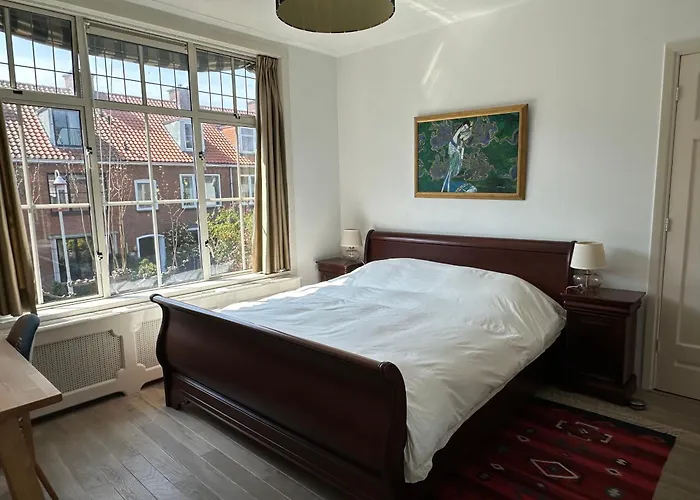 بيت ضيافة Luxury In Quiet Neighbourhood Near